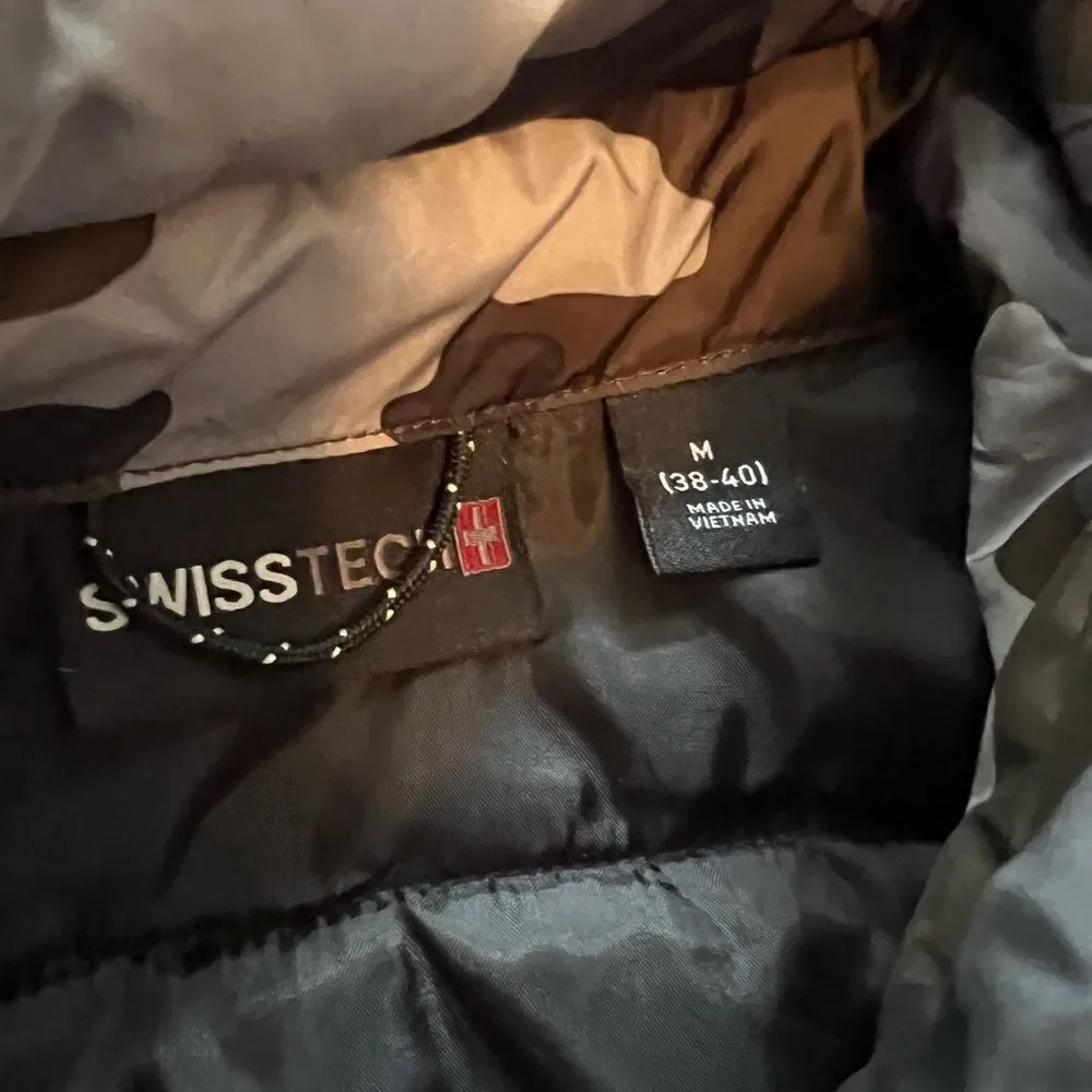 Swiss tech puffer vest men’s 38-40